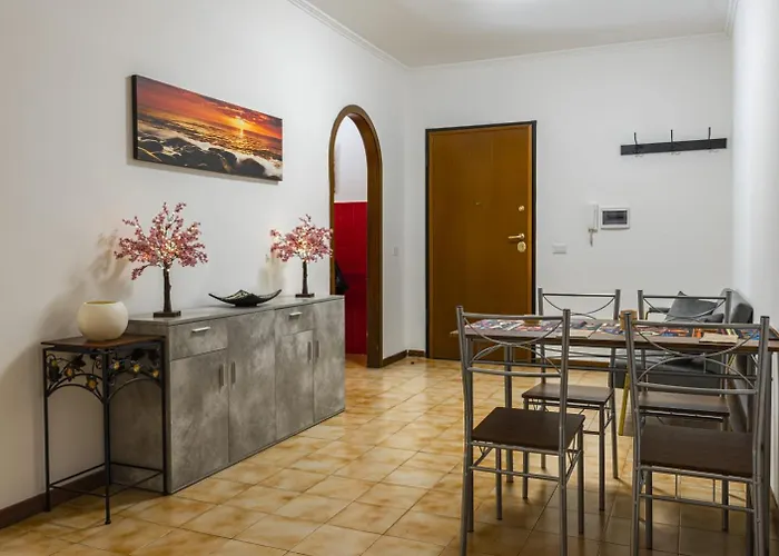 Cinecittà Family House Metro A - Private Parking Apartamento Roma